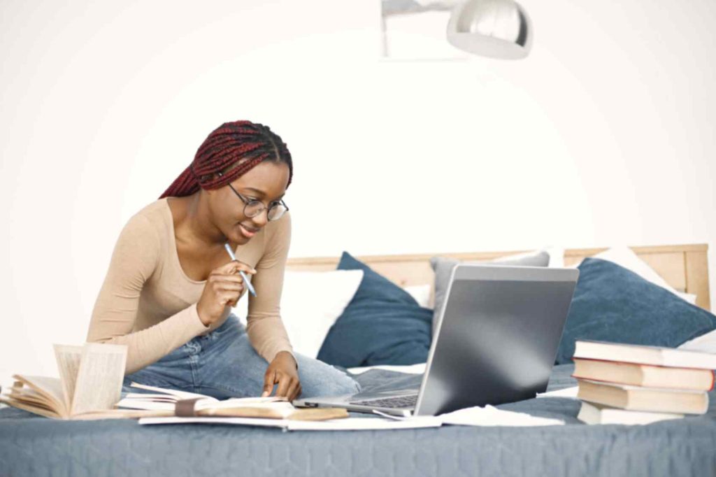 Hybrid vs Online Learning: Which is Right for Your Child?